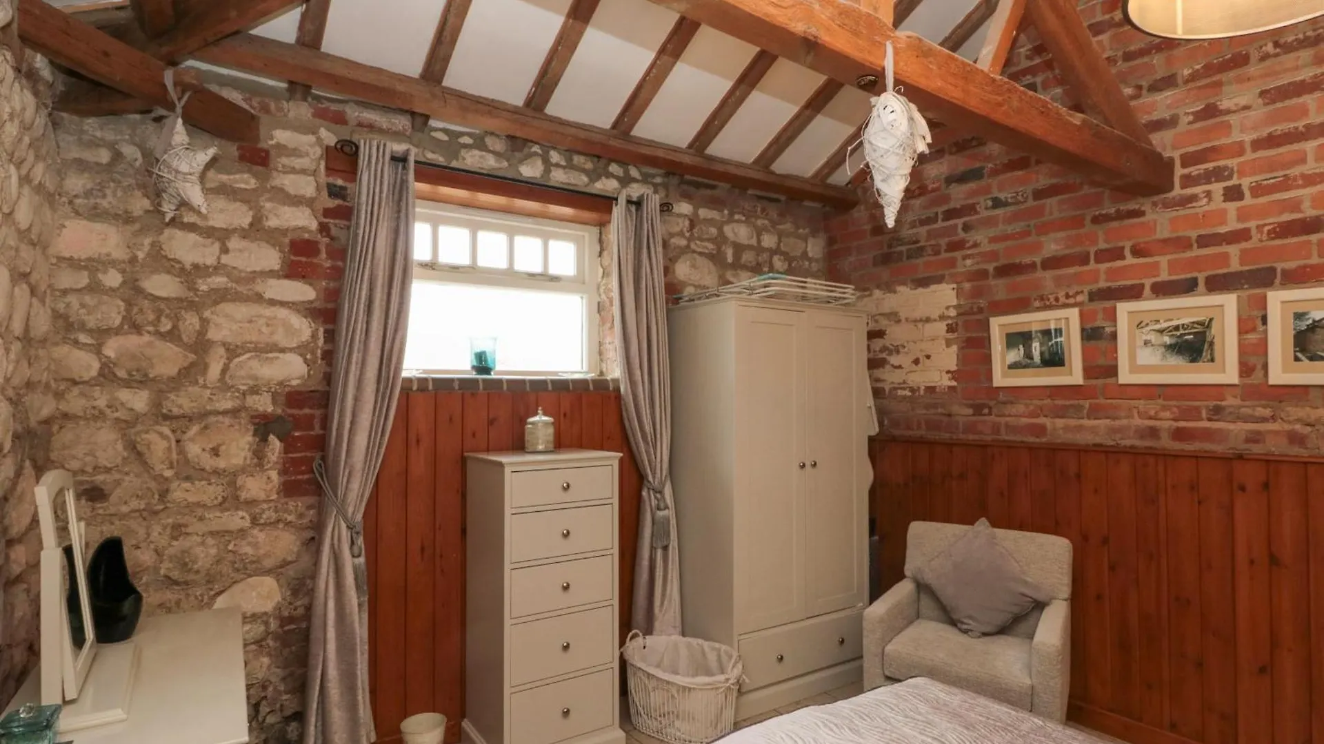 Fulmar Cottage Bridlington 0*,